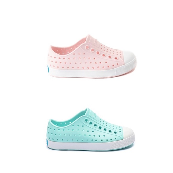 Native Jefferson Shoes - Toddler Size 8 (2 pairs) - Picture 2 of 4